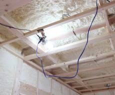 断熱材の特徴とメリット・デメリット「吹き付け断熱」